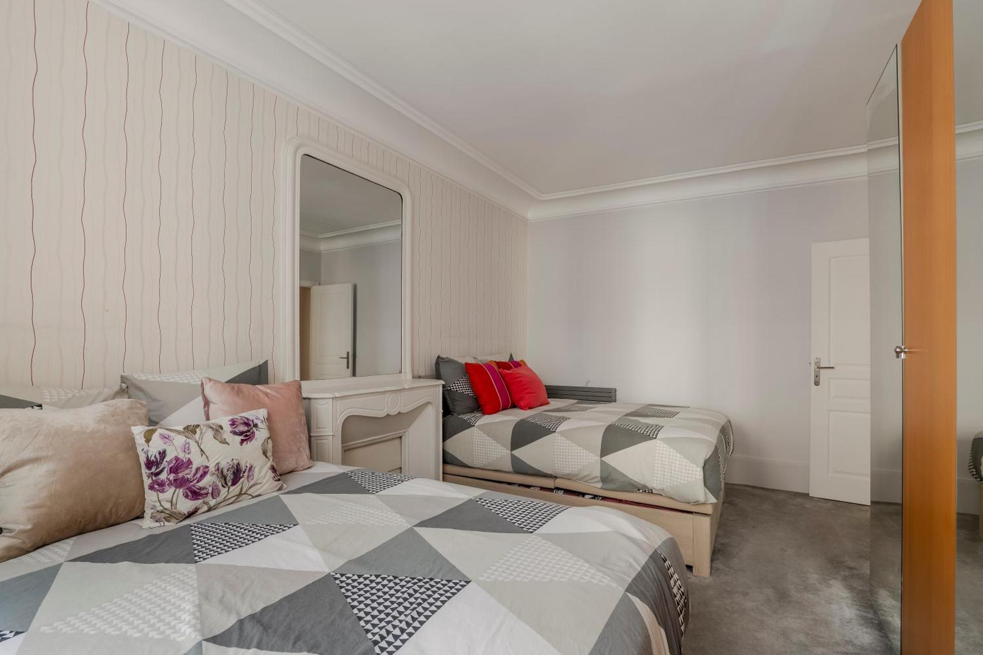4 Bedroom Avenue Kleber * Parijs
